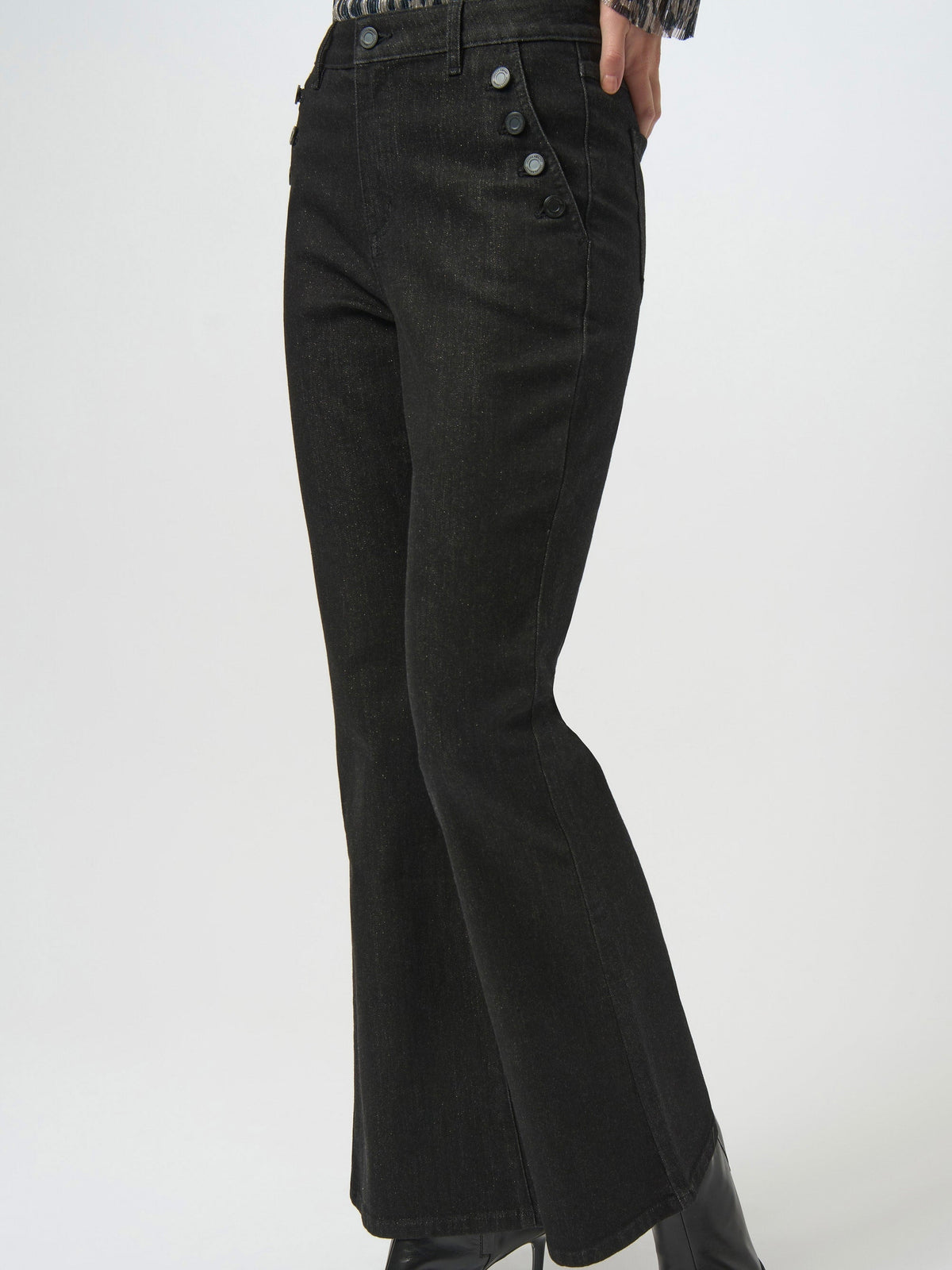 Classic High-Rise Flared Jean | R202