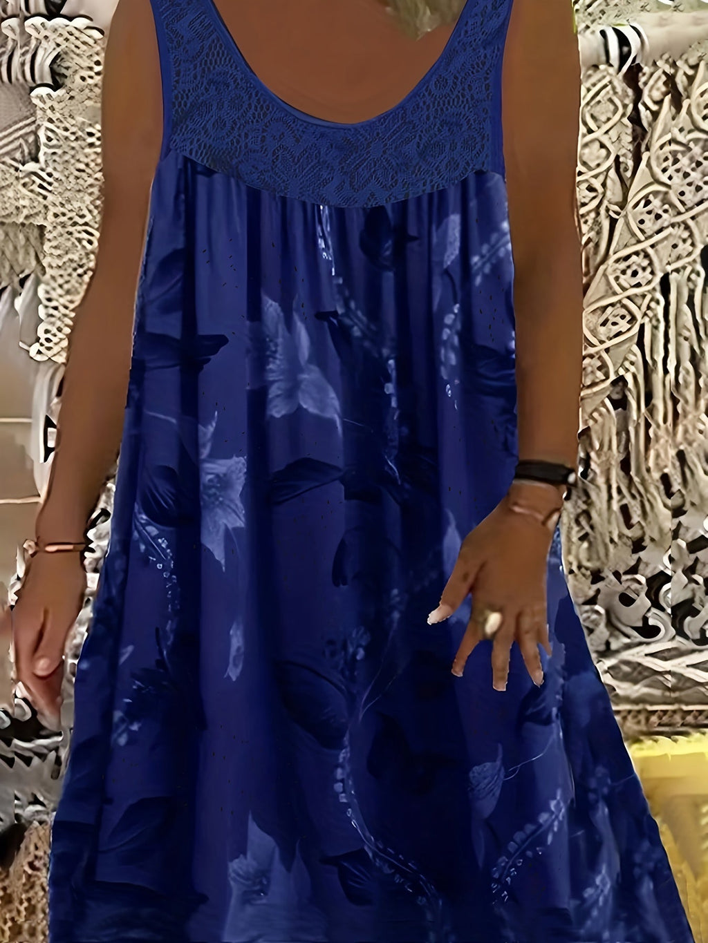 Vivien – Floral Lace Midi Dress