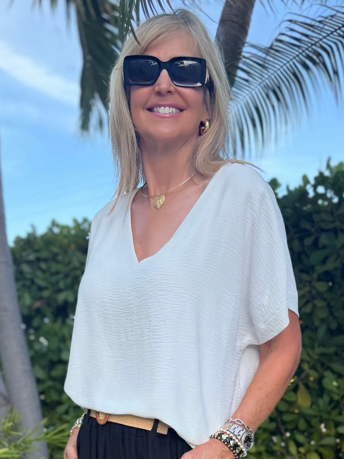 Hi-Low Lightweight V-Neck Top | T335