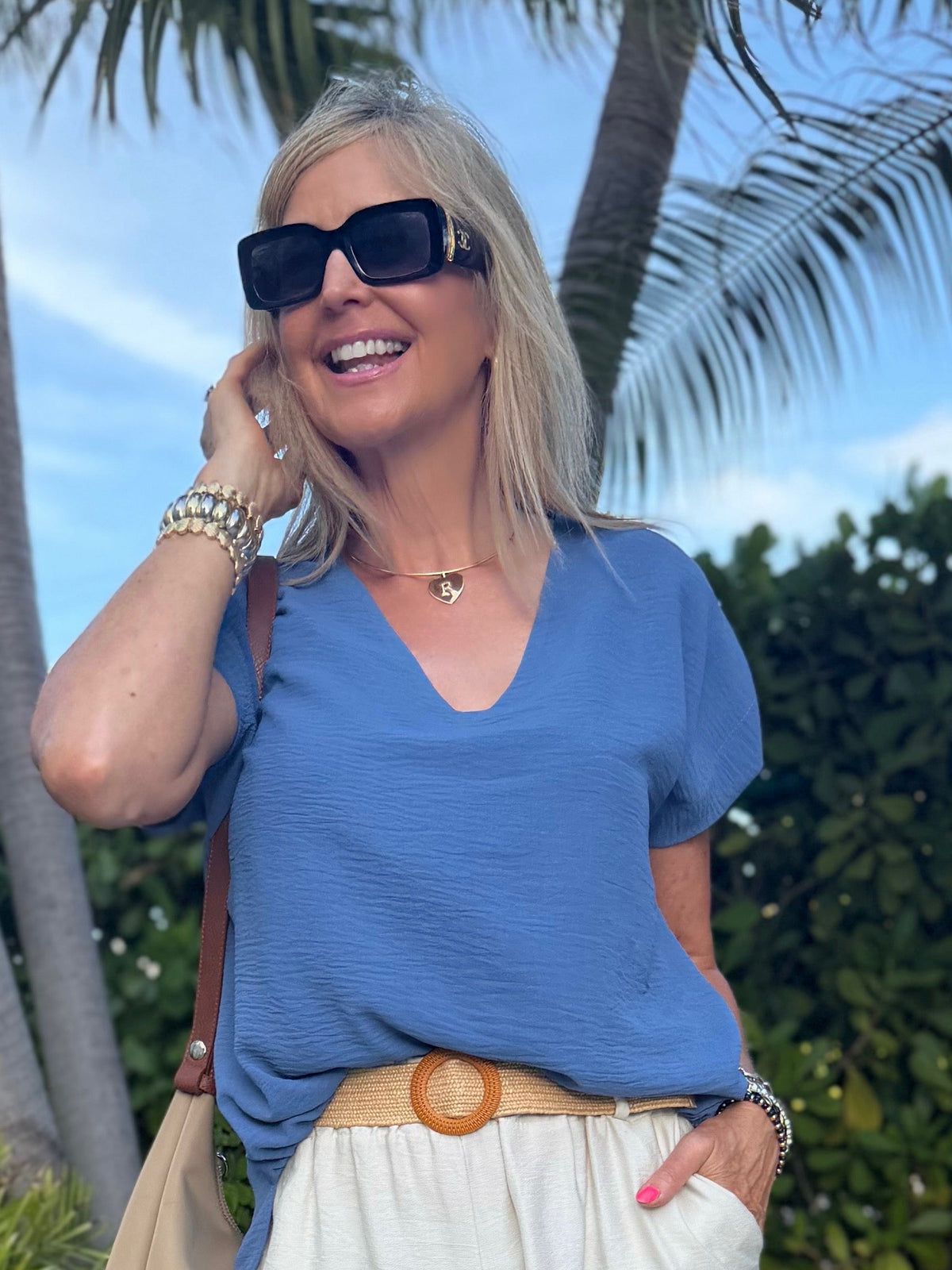 Hi-Low Lightweight V-Neck Top | T335