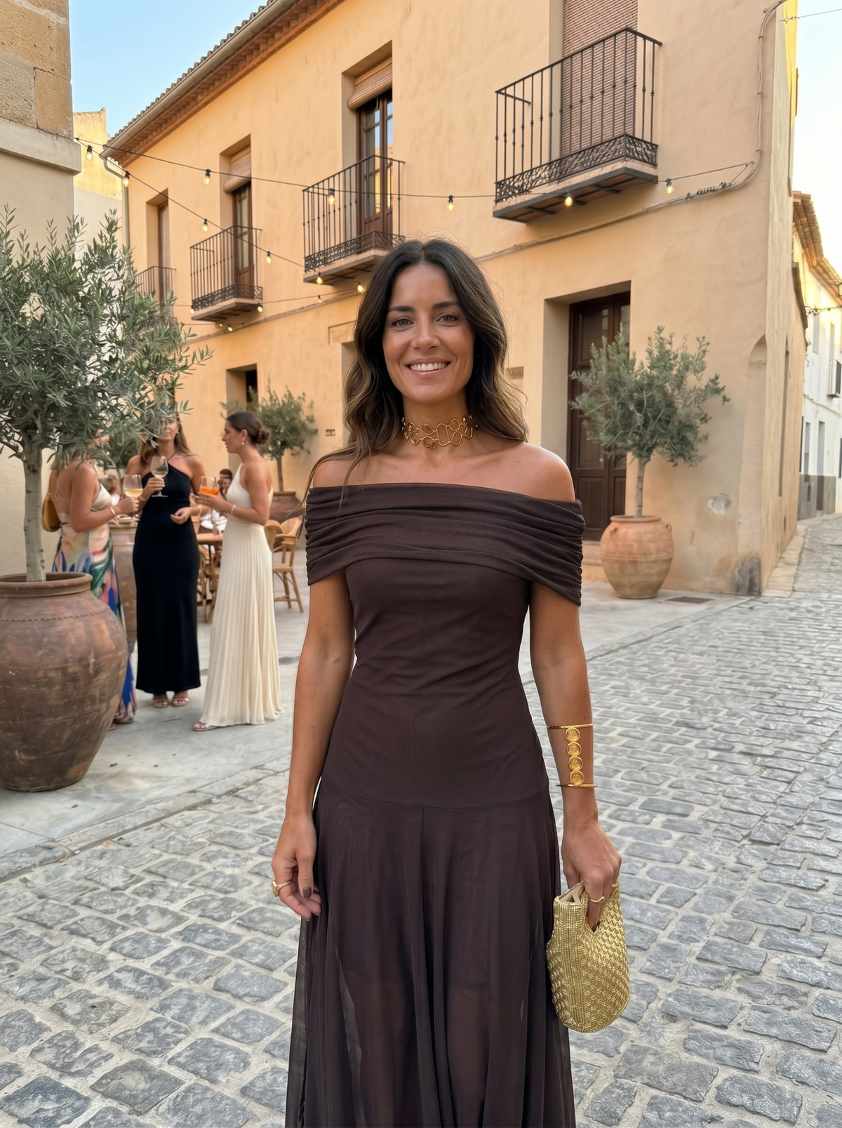 Myla - Elegant Off-Shoulder Maxi Dress