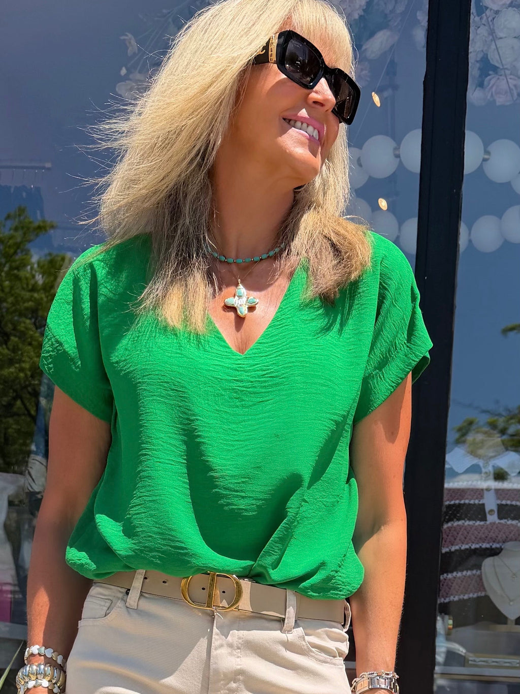 Hi-Low Lightweight V-Neck Top | T335