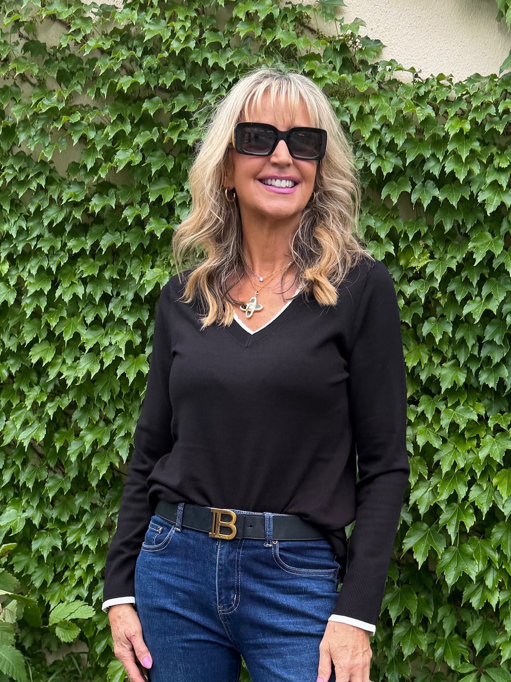 Cozy Contrast V-Neck Sweater | SW260
