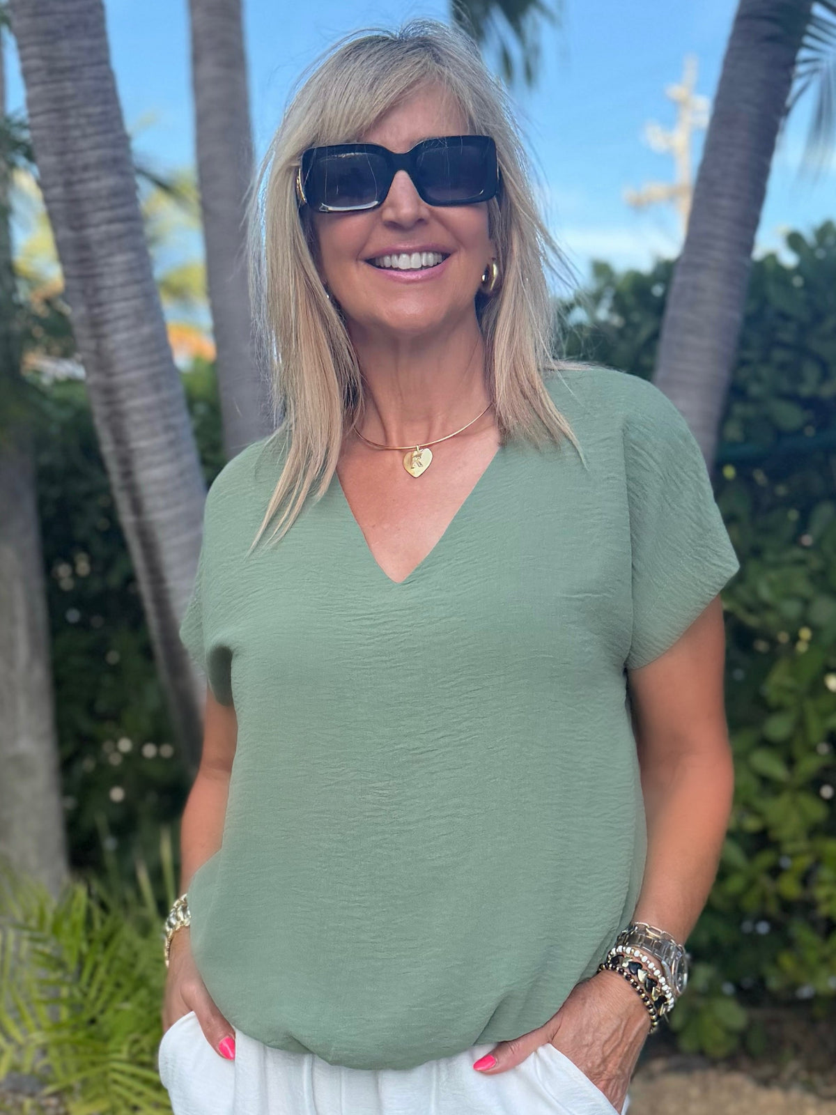 Hi-Low Lightweight V-Neck Top | T335